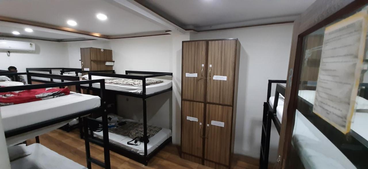 Comfort Stay Hostel New Delhi Exteriör bild